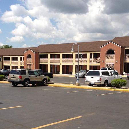 Days Inn Kansas City-Worlds Of Fun Εξωτερικό φωτογραφία