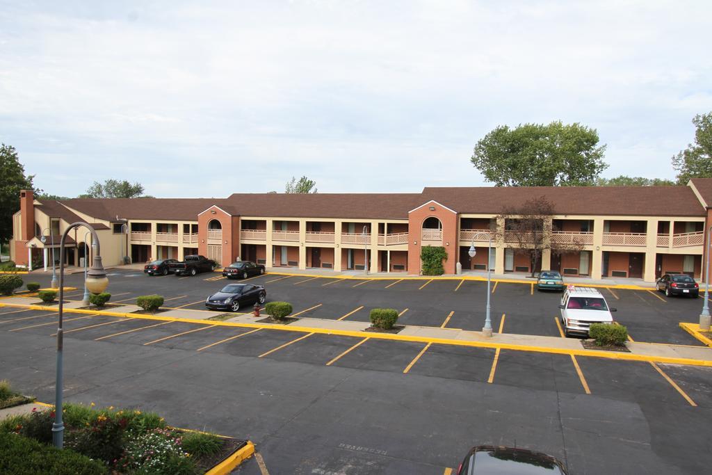 Days Inn Kansas City-Worlds Of Fun Εξωτερικό φωτογραφία