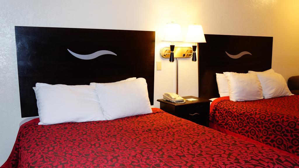 Days Inn Kansas City-Worlds Of Fun Δωμάτιο φωτογραφία