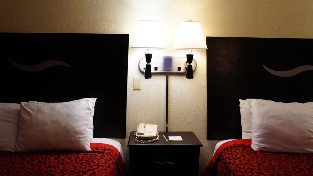 Days Inn Kansas City-Worlds Of Fun Δωμάτιο φωτογραφία