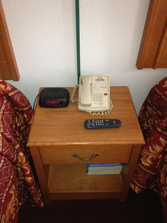 Days Inn Kansas City-Worlds Of Fun Δωμάτιο φωτογραφία