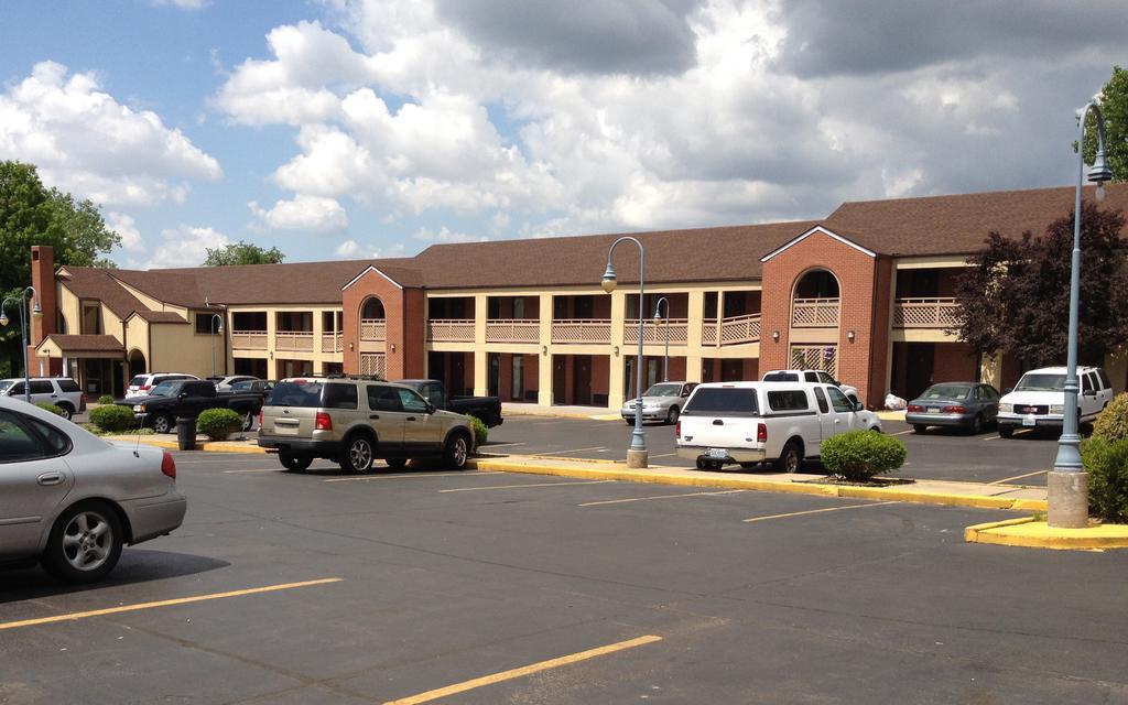 Days Inn Kansas City-Worlds Of Fun Εξωτερικό φωτογραφία