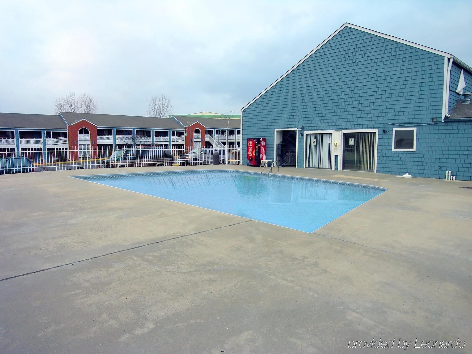 Days Inn Kansas City-Worlds Of Fun Εξωτερικό φωτογραφία