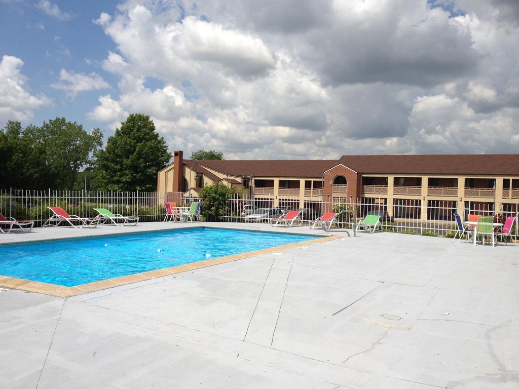 Days Inn Kansas City-Worlds Of Fun Εξωτερικό φωτογραφία